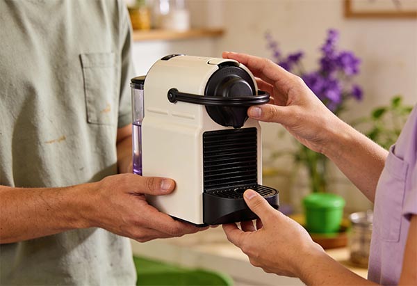 Como intercambiar bienes y cosas en la comunidad con otros usuarios. Ofrece lo que ya no necesitas en el mercado más altruista de segunda mano.